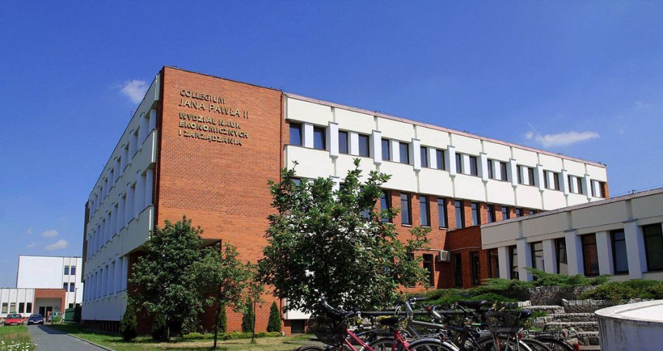 Wydział Nauk Ekonomicznych i Zarządzania w Toruniu