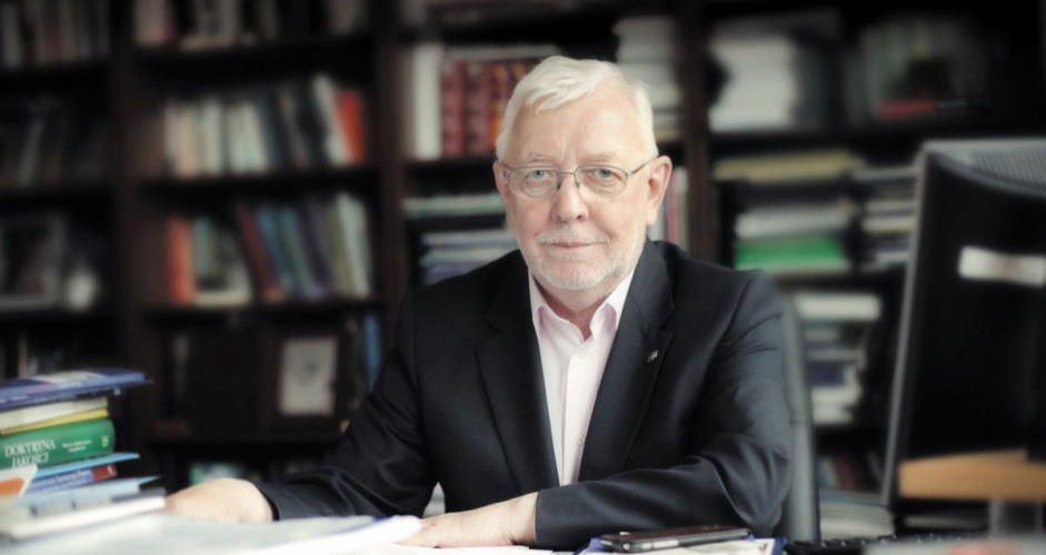 ​Uczelnia Łazarskiego współorganizatorem prestiżowego Zjazdu Katedr Prawa Konstytucyjnego. Rozmowa z prof. Jerzym Stępniem