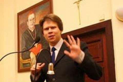 Studiuję stosunki międzynarodowe - rozmowa z Adrianem Trzepaczem, studentem UAM w Poznaniu