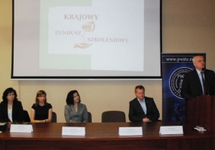 Spotkanie promujące Krajowy Fundusz Szkoleniowy w PWSTE w Jarosławiu