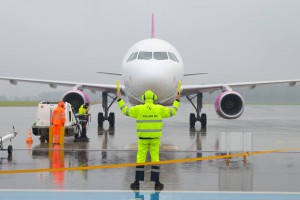 Zarządzanie zasobami ludzkimi w infrastrukturze i operacjach lotniczych na PŚ
