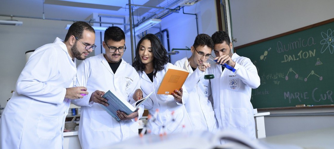 Technologia chemiczna – co zdawać na maturze, żeby dostać się na studia?