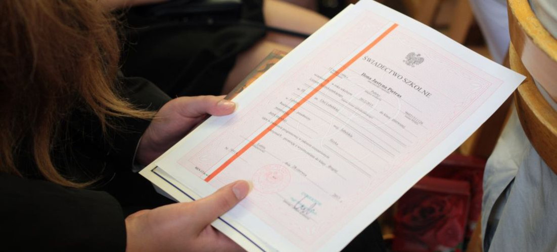 Świadectwo z czerwonym paskiem – jaka średnia w liceum?