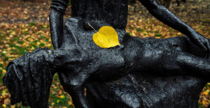 Człowiek wobec cierpienia i śmierci – pytania jawne na maturę