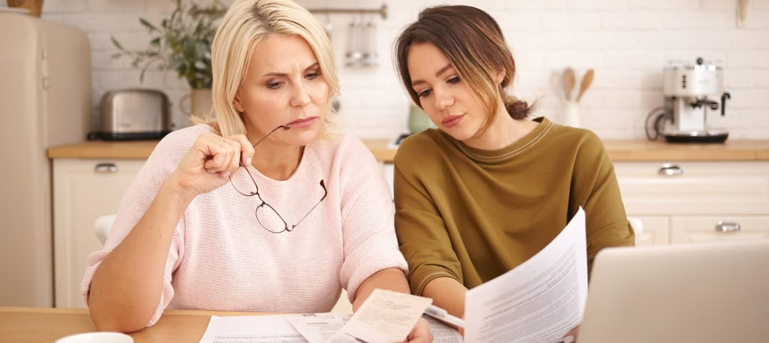 Pomagam finansowo studiującemu dziecku – gdzie postawić granicę?