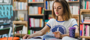 Sesja egzaminacyjna – jak rodzic może pomóc studentowi?