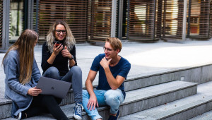 Młodzi Europejczycy są coraz bardziej mobilni: od wolontariatu po wymiany studenckie