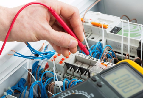 Zawód Inżynier elektryk – zdjęcie ilustracyjne
