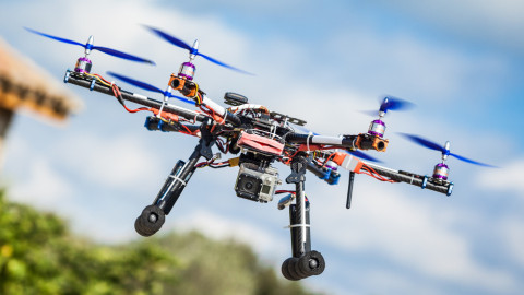 Zawód Operator dronów – zdjęcie ilustracyjne
