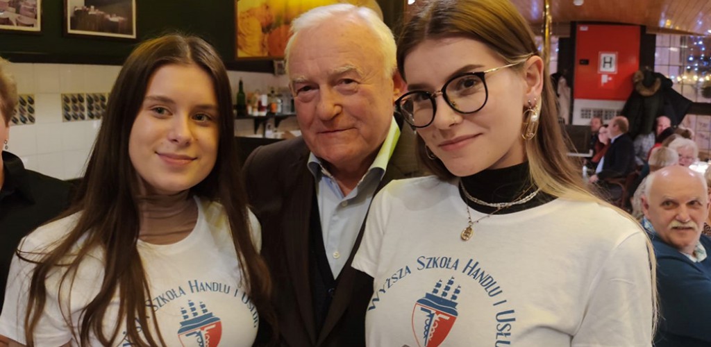 https://storage.opinieouczelniach.pl/cache/school/image/1/9XNXJwFSkUdEKuRcIv7sq-7bfuoRA4TO.jpg?fm=pjpg&w=1024&h=500&fit=crop