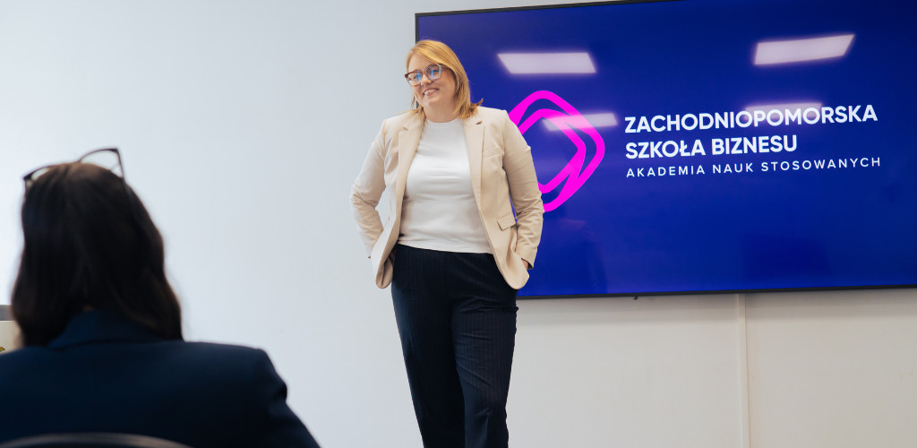 https://storage.opinieouczelniach.pl/cache/school/image/1/NuSPoVot1IgIjdpjz8GeatZgUPduMcG-.png?fm=pjpg&w=1024&h=500&fit=crop