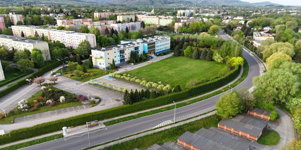 https://storage.opinieouczelniach.pl/cache/school/image/1/QIruDIvEULLHn5vRyXa7ntA3GwYZTlSE.jpg?fm=pjpg&w=1024&h=500&fit=crop