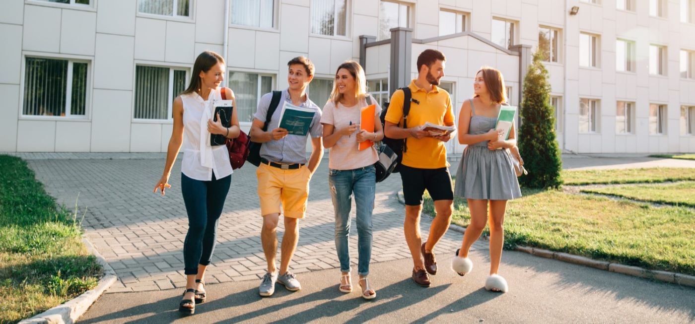 Koła naukowe Wyższej Szkoły Kształcenia Zawodowego – uczelnia jako przestrzeń wymiany wiedzy i doświadczeń
