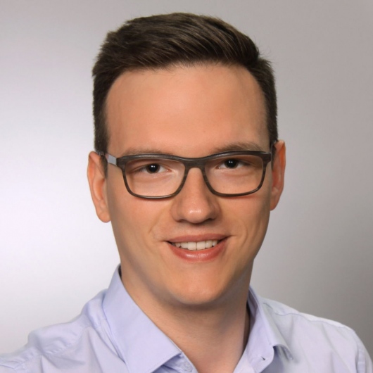 Wykładowca w Wyższej Szkole Biznesu i Nauk o Zdrowiu w Łodzi - mgr Adrian Kwaśny