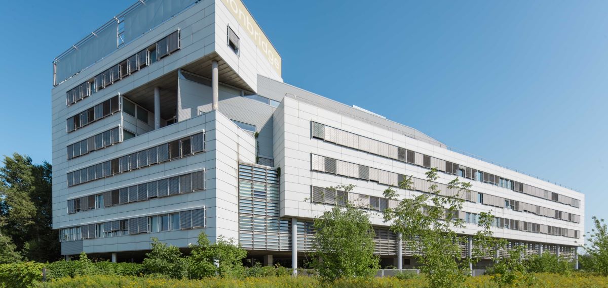 Uczelnia Łazarskiego uruchamia pierwsze w Polsce prywatne studia stomatologiczne