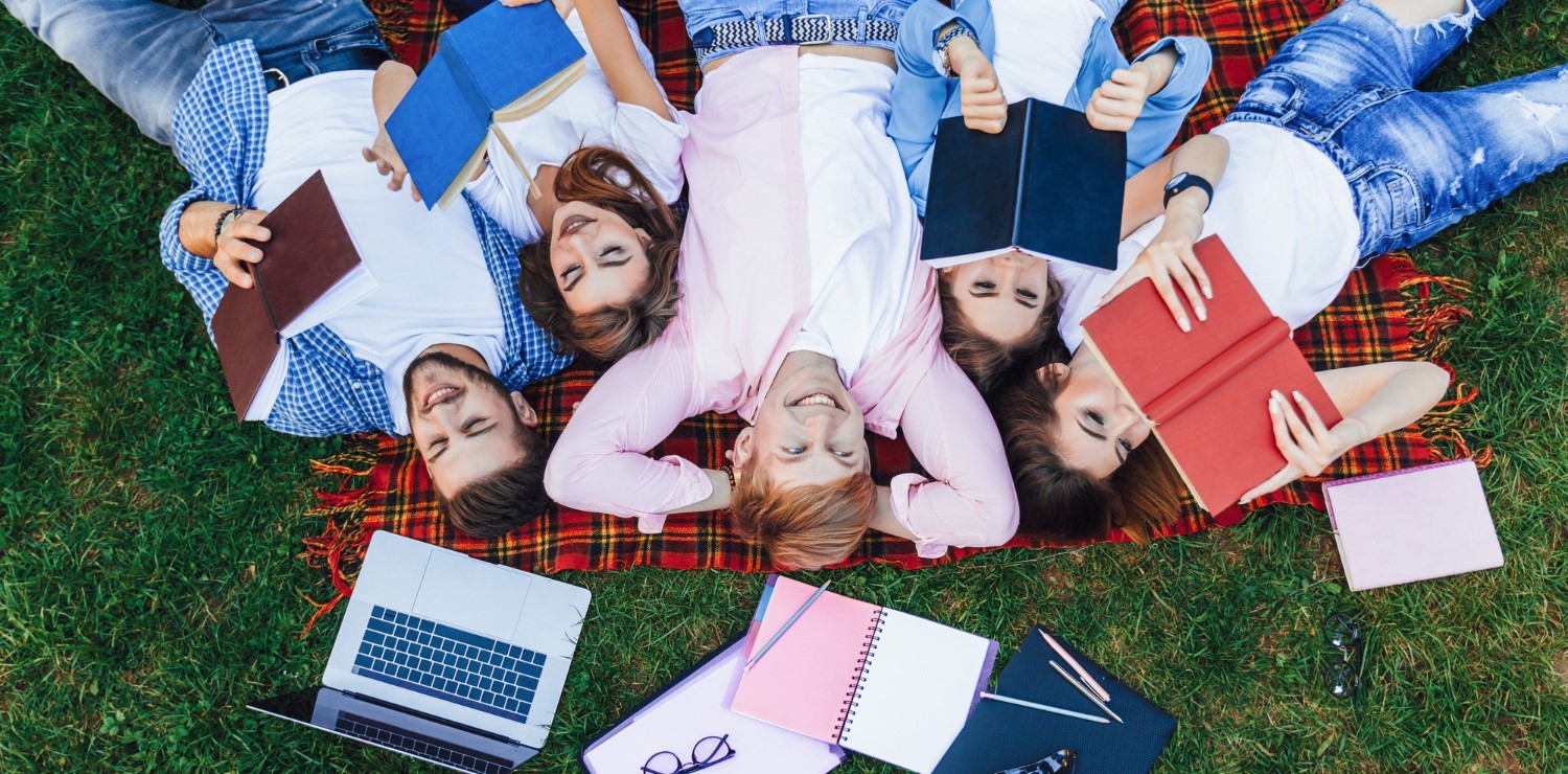 Cyfrowa edukacja na wysokim poziomie – jak platforma e-learningowa wspiera proces studiowania?